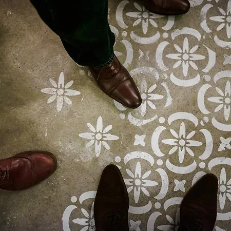 Szálloda The Originals Boutique La Ouest &