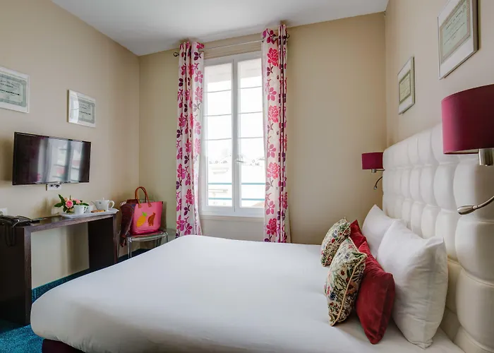 Hotel The Originals Boutique La Ouest & 3*