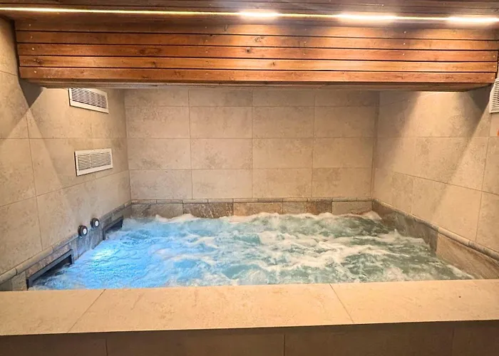 Hotel The Originals Boutique La Ouest & 3*